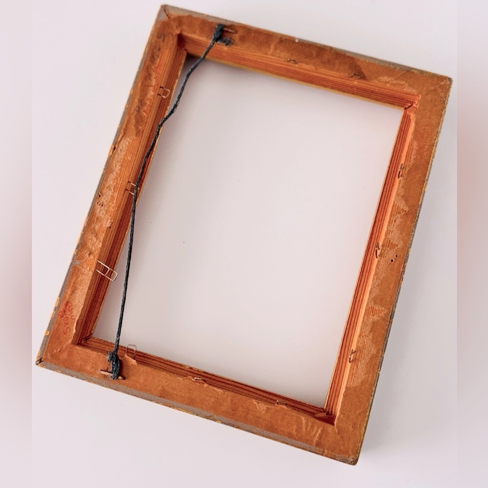 VINTAGE 5x7 Antique Wooden Red Velvet Gold Picture Frame w Wire Hanger - Picture 8 of 16